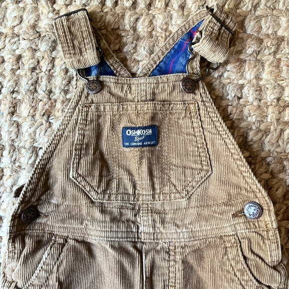 🤎 sold 🤎oshkosh corduroy overalls - Picture 5 of 8